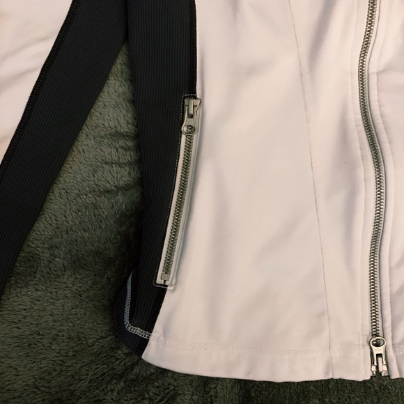 Zella Workout Zipup - Picture 3 of 5